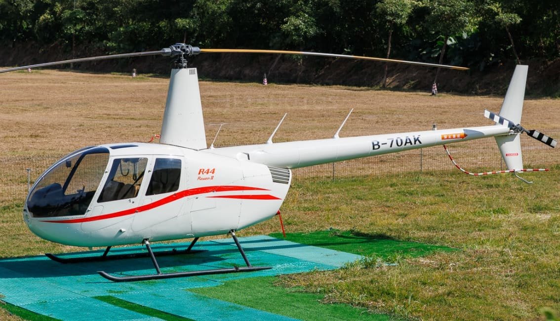 Robinson R44